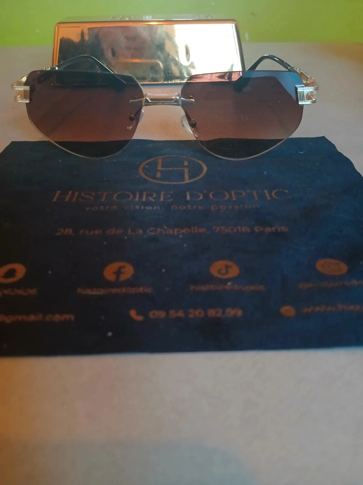 Óculos de Sol 'Sem Nome' Estilo Y2K – Lentes Coloridas & Acabamentos Dourado – photo 4
